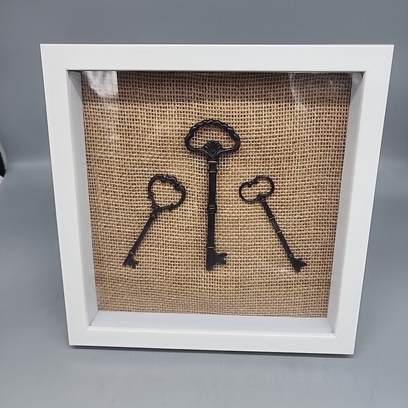White Framed Skeleton Key On Burlap 10x10" Handmade Wall Hand Free Standing - Picture 1 of 3